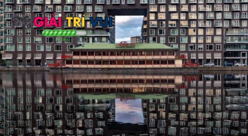 Bức ảnh về một nhà hàng nổi tại London đã giành vị trí dẫn đầu trong hạng mục phong cảnh