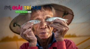 Chân dung bức ảnh "Fish Eyes" (Mắt cá)