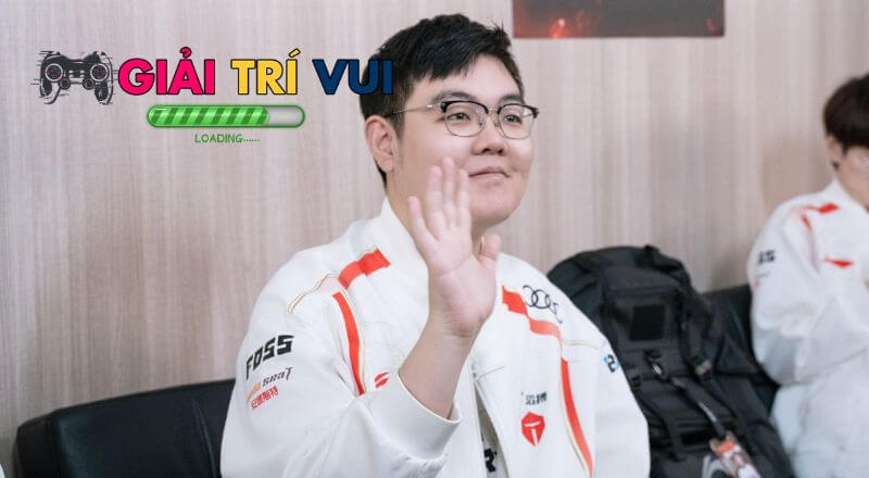 Dù thực hiện trọn vẹn trách nhiệm của một đội trưởng, anh hiện lại trở thành trung tâm chỉ trích từ cộng đồng