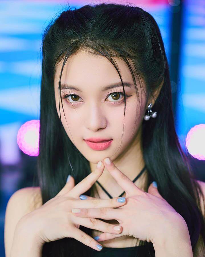 Nữ idol Hứa Viện Viện gặp sự cố trang phục gây bão mạng 3