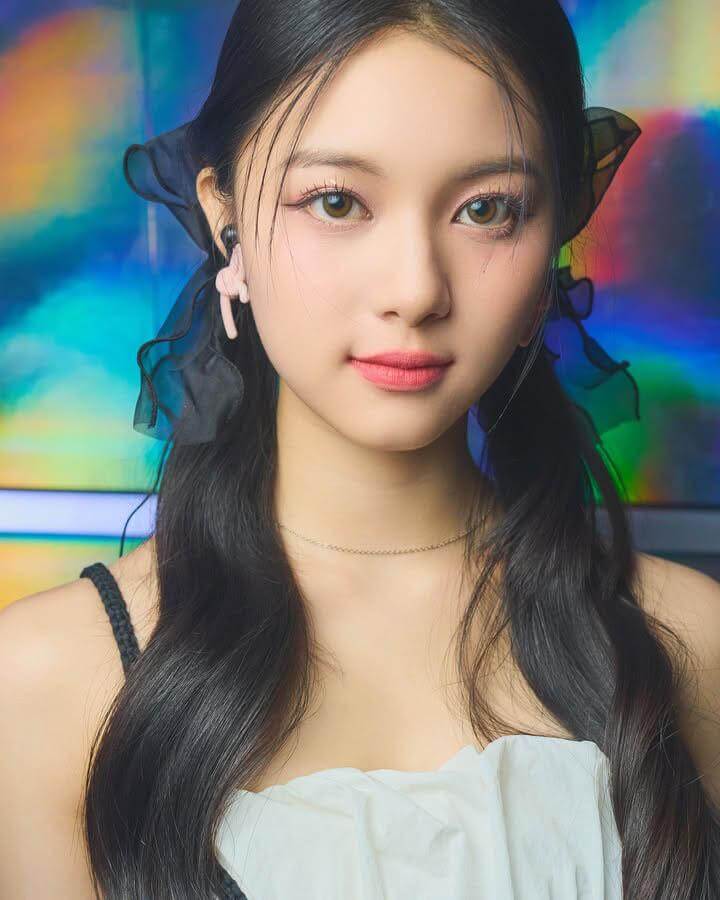 Nữ idol Hứa Viện Viện gặp sự cố trang phục gây bão mạng 5