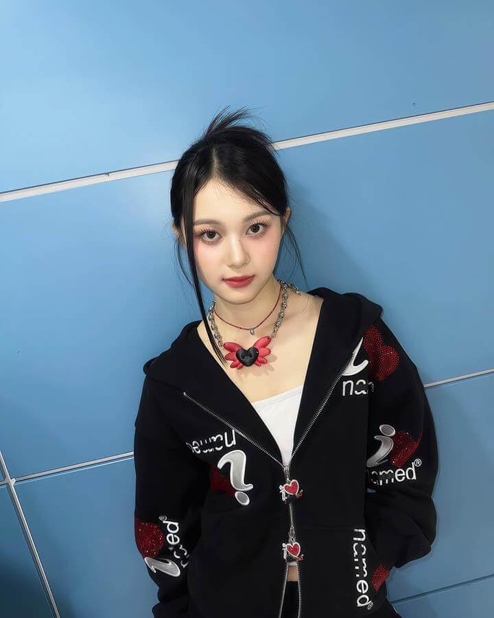 Nữ idol Hứa Viện Viện gặp sự cố trang phục gây bão mạng 6