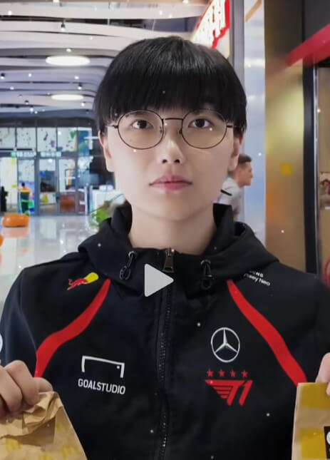 Thậm chí, Shaher từng thu hút sự chú ý của không ít fan T1.